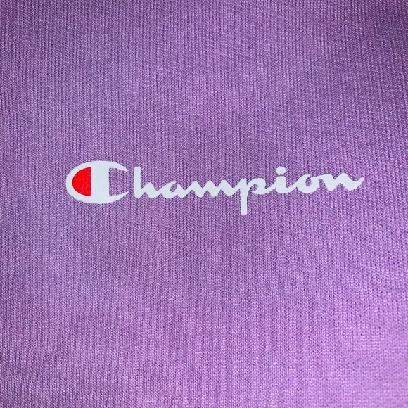 LIKE NEW CHAMPION LILAC COLORED CREW SWEATSHIRT-SM - Picture 2 of 6